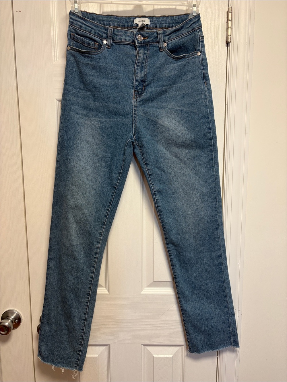 Forever 21 Women's Straight Leg Jeans in Blue Wash